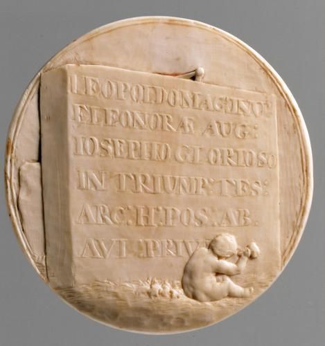 Verso. Medallion with triumphal arch for King Joseph I.