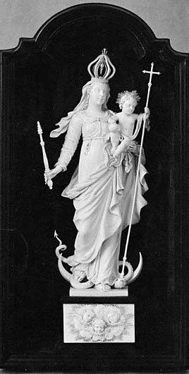 Belleteste, Madonna on the Crecent Moon ivory carving. H: 21,5 cm included base.