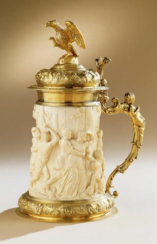 Dominicus, Tankard. The Abduction of the Sabine Women. C. 1700.H: 33,8 cm.

Kunsthistorisches Museum Vienna. Kunstkammer.